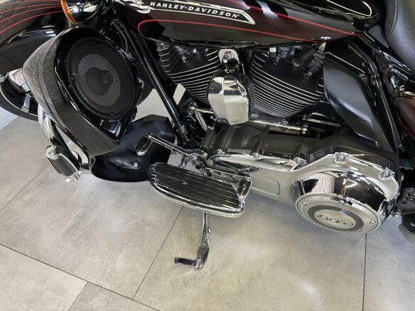 2011 Harley-Davidson CVO Street Glide, чёрный, 1211000 рублей - вид 13
