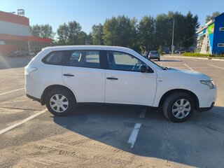 2014 Mitsubishi Outlander III, белый, 1350000 рублей, вид 1