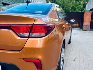 2017 Kia Rio IV, оранжевый, 1400000 рублей, вид 5
