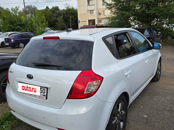 2010 Kia Ceed I Рестайлинг, белый, 830000 рублей - вид 5