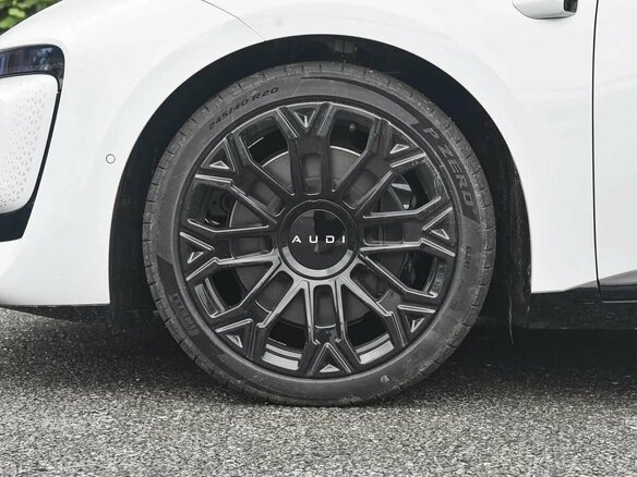 2026 Audi E5 83 kWh, белый, 7620000 рублей - вид 5