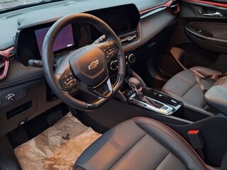 2023 Chevrolet TrailBlazer III Рестайлинг, красный, 2250000 рублей, вид 5