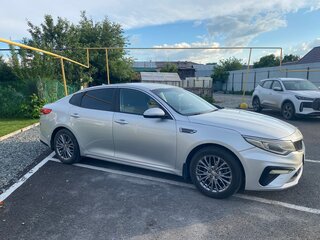2019 Kia Optima IV Рестайлинг, серебристый, 1450000 рублей, вид 4
