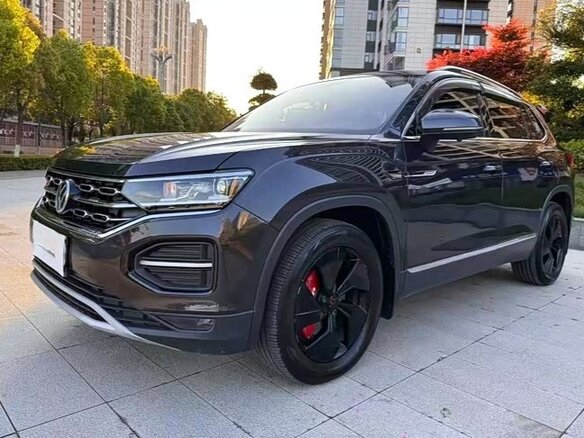 2022 Volkswagen Tayron I, коричневый, 2130000 рублей - вид 4