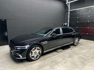 Genesis G90 Limousine II