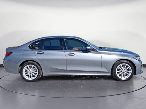 2025 BMW 3 серии 318i VII (G2x) Рестайлинг 2, серебристый, 3733000 рублей - вид 3