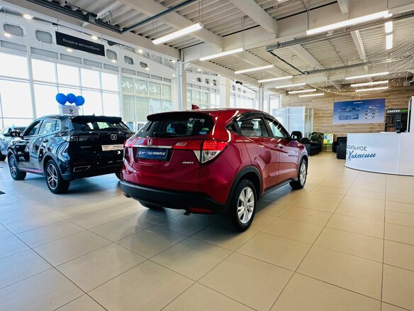 2018 Honda Vezel I Рестайлинг, красный, 1999900 рублей - вид 6