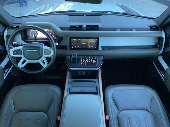 2021 Land Rover Defender 90 II, серебристый, 7250000 рублей - вид 12