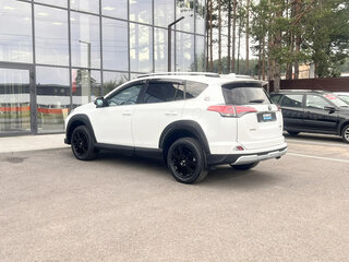 2018 Toyota RAV4 IV (XA40) Рестайлинг, белый, 2669000 рублей, вид 3