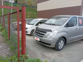 2011 Hyundai H-1 II, серебристый, 1500000 рублей, вид 1