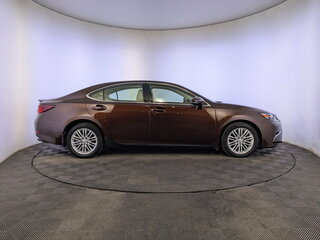 2016 Lexus ES 200 VI Рестайлинг, коричневый, 2900000 рублей, вид 4