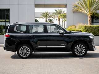 2026 Toyota Land Cruiser 300 Series, чёрный, 15476999 рублей, вид 3