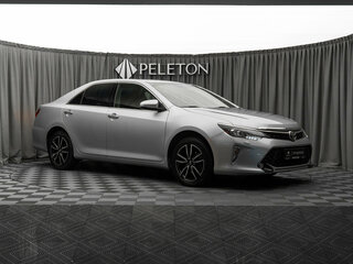 2017 Toyota Camry VII (XV50) Рестайлинг 2, серебристый, 2400000 рублей, вид 2