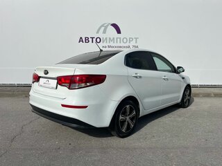 2015 Kia Rio III Рестайлинг, белый, 1140000 рублей, вид 2