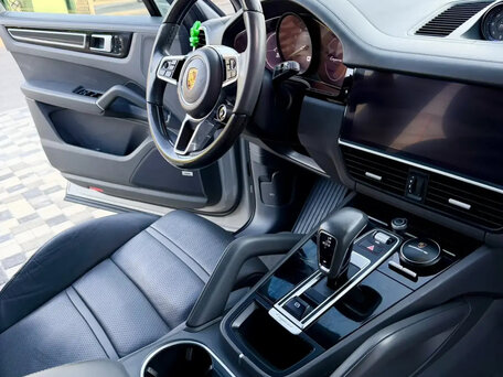 2021 Porsche Cayenne E-Hybrid Coupé III, серый, 8250000 рублей, вид 5