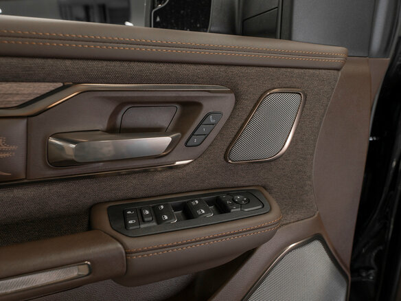 2025 Ram 1500 Crew Cab V Рестайлинг, чёрный, 11150000 рублей - вид 19