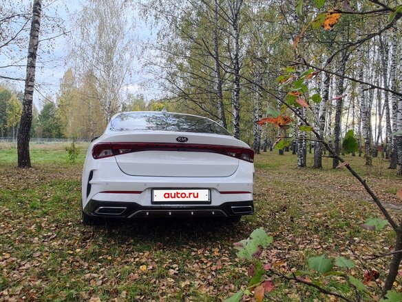 2021 Kia K5 III, белый, 1850000 рублей - вид 4