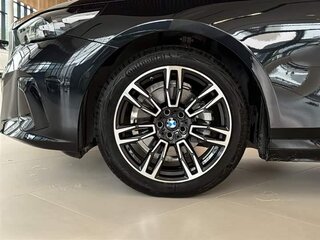 2026 BMW 5 серии Long 525Li VIII (G60/G61/G68), чёрный, 6520000 рублей, вид 2