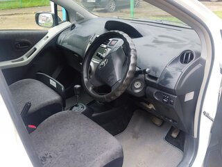 2008 Toyota Vitz II (XP90), белый, 730000 рублей, вид 3