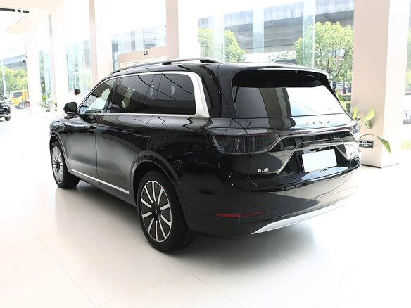 2026 Aito M9 75.4 kWh II, чёрный, 10850000 рублей - вид 2