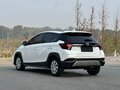 2023 Toyota Yaris L X XP150 Рестайлинг, белый, 1450000 рублей - вид 4