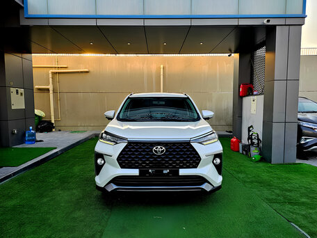 2025 Toyota Veloz, серебристый, 2500000 рублей, вид 2