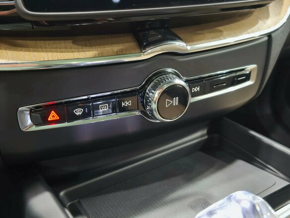 2025 Volvo XC60 II Рестайлинг 2, красный, 6290000 рублей - вид 34