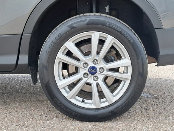 2017 Ford Kuga II Рестайлинг, серый, 1069000 рублей - вид 17