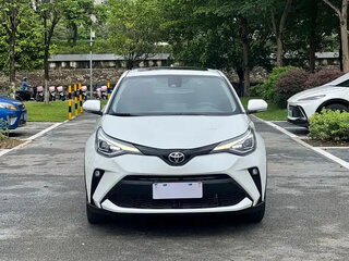 2021 Toyota C-HR I Рестайлинг, белый, 1642000 рублей, вид 2