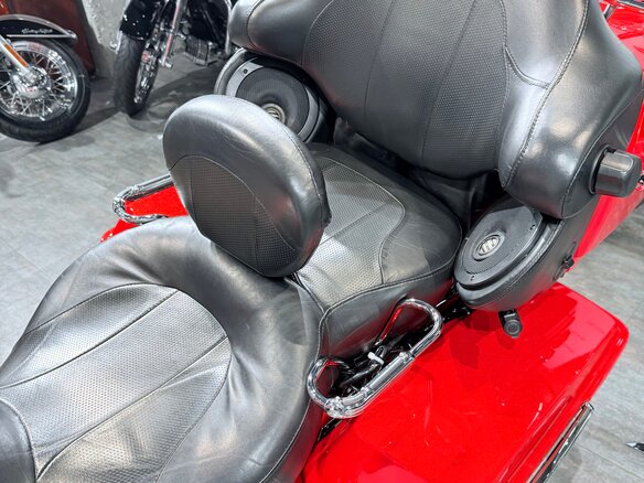 2011 Harley-Davidson CVO Limited, красный, 1599000 рублей - вид 19