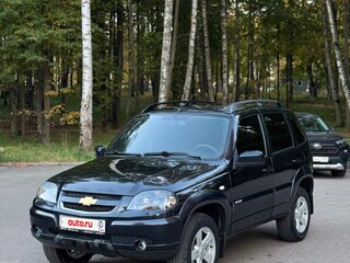 2017 Chevrolet Niva I Рестайлинг, чёрный, 980000 рублей, вид 1