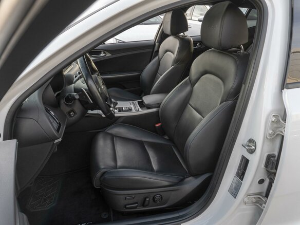 2019 Kia Stinger I, белый, 2569000 рублей - вид 11