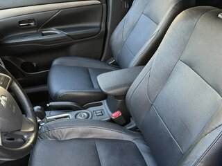 2013 Mitsubishi Outlander III, чёрный, 2000000 рублей, вид 3