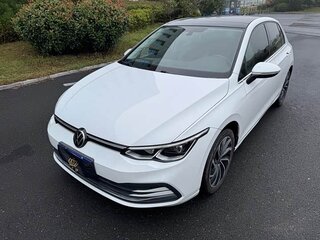2023 Volkswagen Golf VIII, белый, 1518401 рублей, вид 1