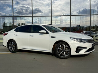 2018 Kia Optima IV Рестайлинг, белый, 1690000 рублей, вид 1