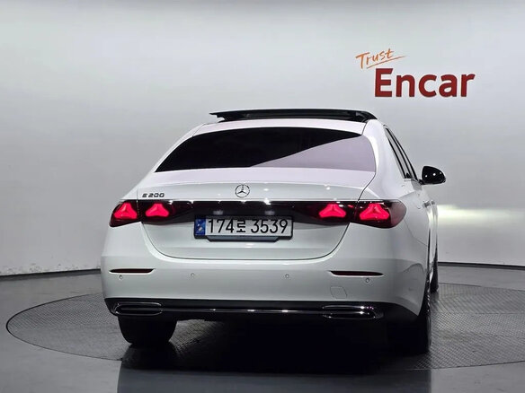 2024 Mercedes-Benz E-Класс 200 VI (W214, S214), белый, 5688000 рублей - вид 3