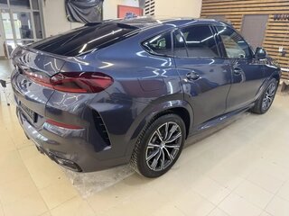2021 BMW X6 40d III (G06), серый, 8290000 рублей, вид 4