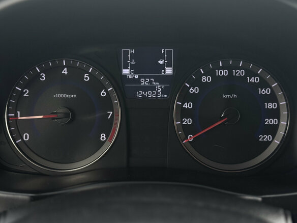 2016 Hyundai Solaris I Рестайлинг, чёрный, 870000 рублей - вид 12