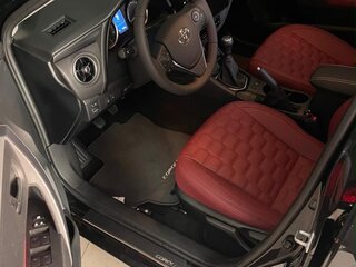 2016 Toyota Corolla XI (E160, E170, E180) Рестайлинг 1, чёрный, 2200000 рублей, вид 4