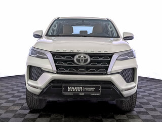 2022 Toyota Fortuner II Рестайлинг, белый, 4750000 рублей, вид 2