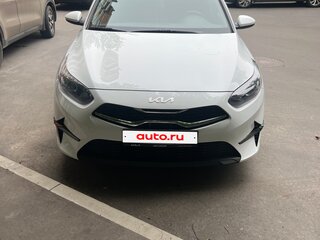 2024 Kia Ceed III Рестайлинг, белый, 2300000 рублей, вид 1