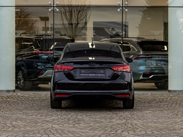 2021 Hyundai Solaris II Рестайлинг, чёрный, 1435000 рублей - вид 4