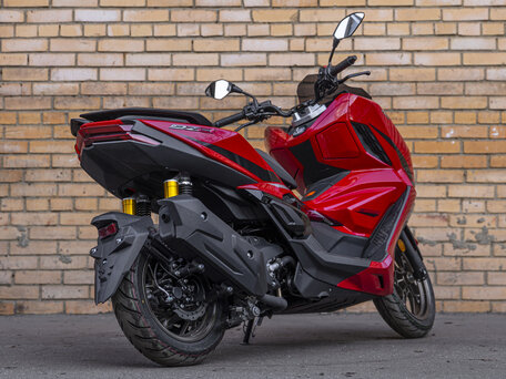 2026 GPX DZ3, красный, 379900 рублей, вид 5