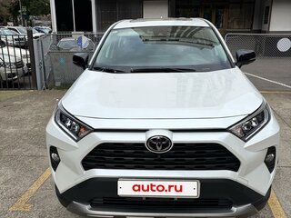 2022 Toyota RAV4 V (XA50), белый, 3400000 рублей, вид 2