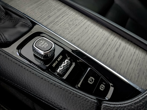 2021 Volvo S90 II Рестайлинг, чёрный, 2890000 рублей - вид 24