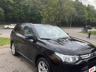 2013 Mitsubishi Outlander III, чёрный, 1290000 рублей, вид 2