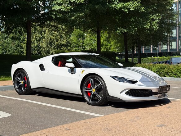 2022 Ferrari 296 GTB, белый, 25900000 рублей - вид 16