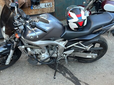 2010 Yamaha FZ6, серебристый, 450000 рублей, вид 2