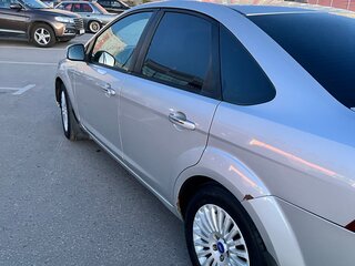 2011 Ford Focus II Рестайлинг, серебристый, 575000 рублей, вид 4