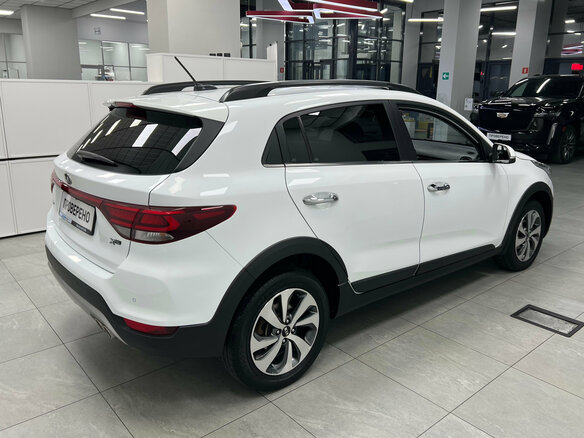 2019 Kia Rio X-Line IV, белый, 1690000 рублей - вид 4